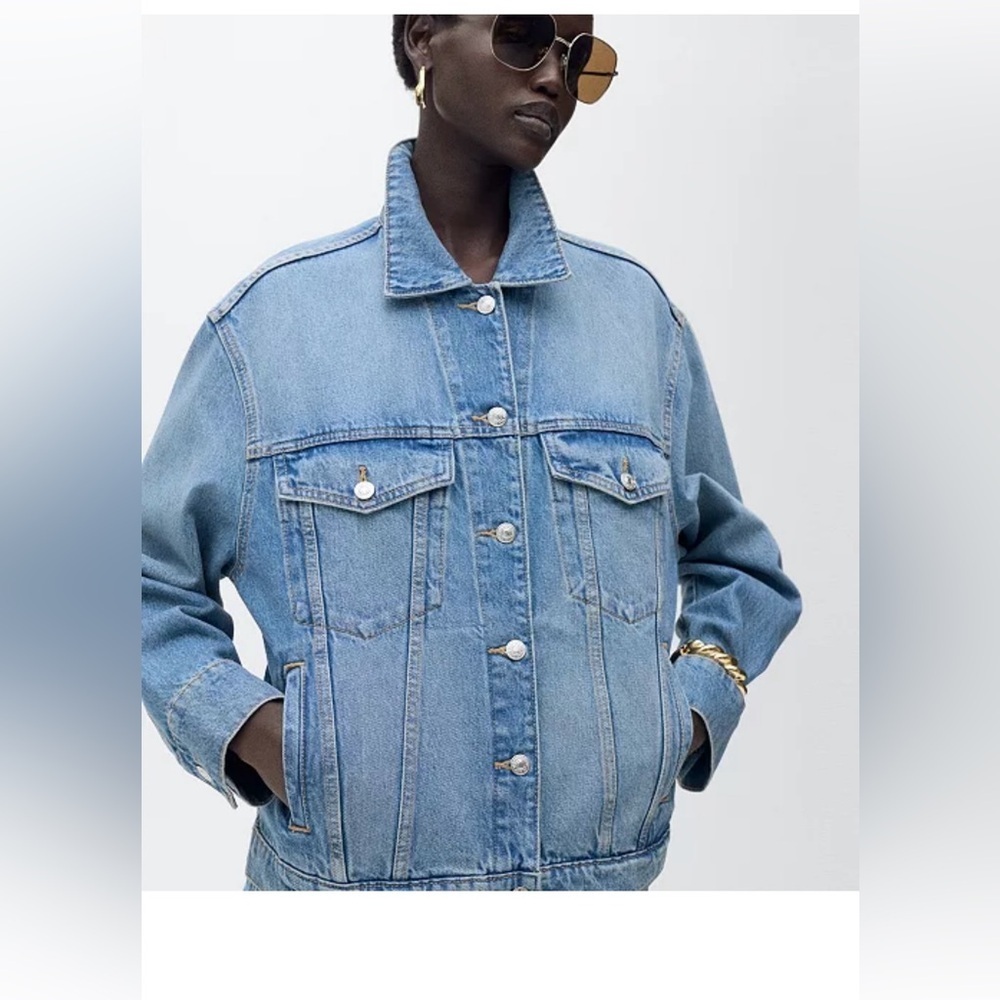 NWT MANGO
Women's Oversize Denim Pockets Jacket